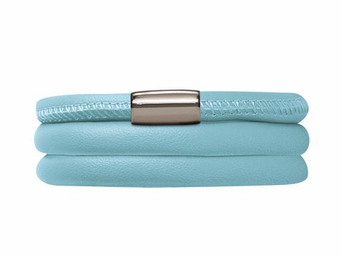 Dreifach Lederarmband in Hellblau mit Edelstahlverschluss, Hersteller: Endless, Modellnummer 12111-57 cm, ideal für stilvolle Akzente.