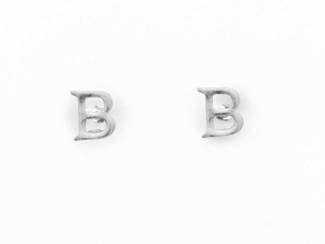 Ohrringe Ohrstecker Buchstabe B aus Silber 925 mit Initialien, hergestellt von Juwelier Harnisch, stilvolles und elegantes Design für einen modernen Look.