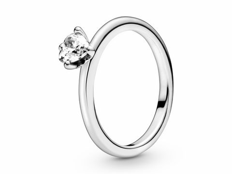 Pandora Silberring mit Zirkonia im Herzdesign Größe 58, schlichtes und elegantes Schmuckstück, perfekt für besondere Anlässe oder als Geschenk.