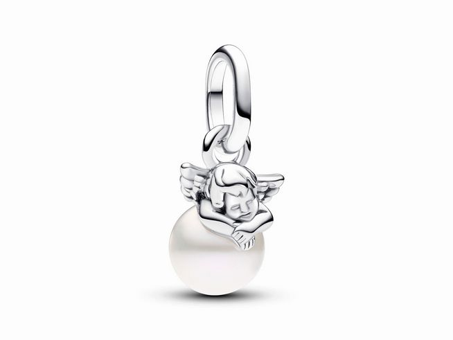 Charm-Anhänger von Pandora ME mit einem Engel und einer weißen Zuchtperle, gefertigt aus hochwertigem Sterling Silber, ideal für persönliche Schmuckstücke und besondere Momente.