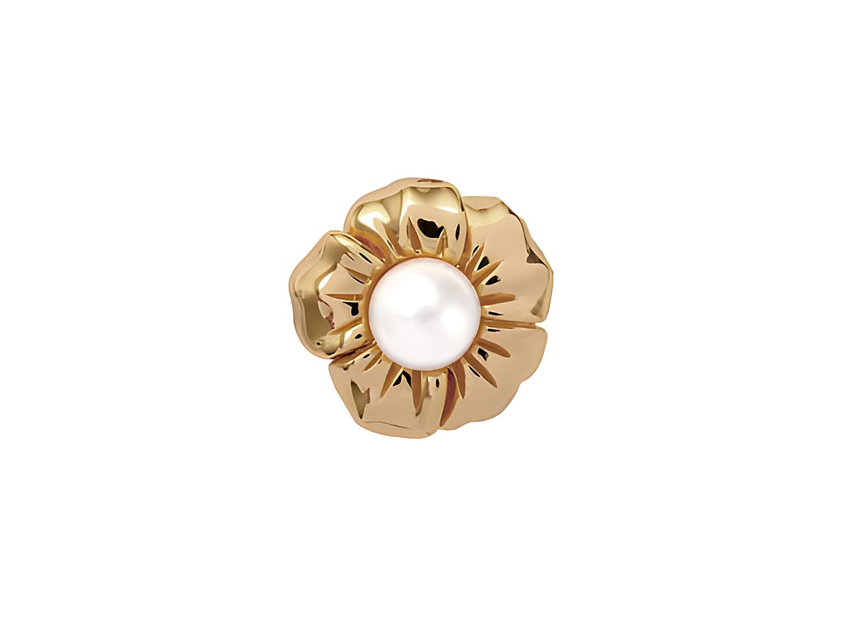 Gold auf Silber Element in Form einer Blüte mit einer zentralen Perle, detailreich gearbeitet, elegant und zeitlos, ideal für Schmuckliebhaber.