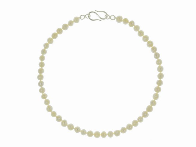 Perlenkette aus Süßwasser-Zuchtperlen 7,5-9 mm in Weiß mit Silberverschluss, 45 cm lang, klassisches Design, Hersteller Juwelier Harnisch.