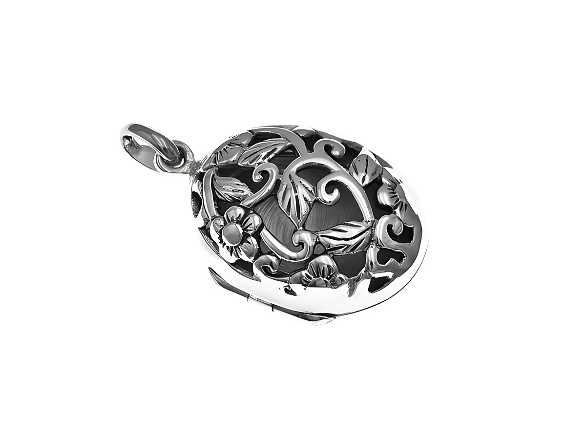 Medaillon oval aus Silber mit floralem Muster, geeignet für zwei Bilder, Hersteller Juwelier Harnisch. Elegant und detailreich gestaltet, ideal als persönlicher Schmuck.