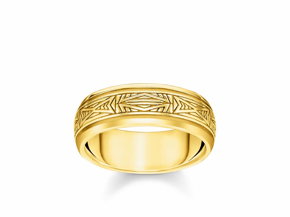 Herrenring von Thomas Sabo aus Sterling Silber, gelbgoldfarbig vergoldet, mit dekorativem Muster, Größe 62, Modell TR2277-413-39-62.