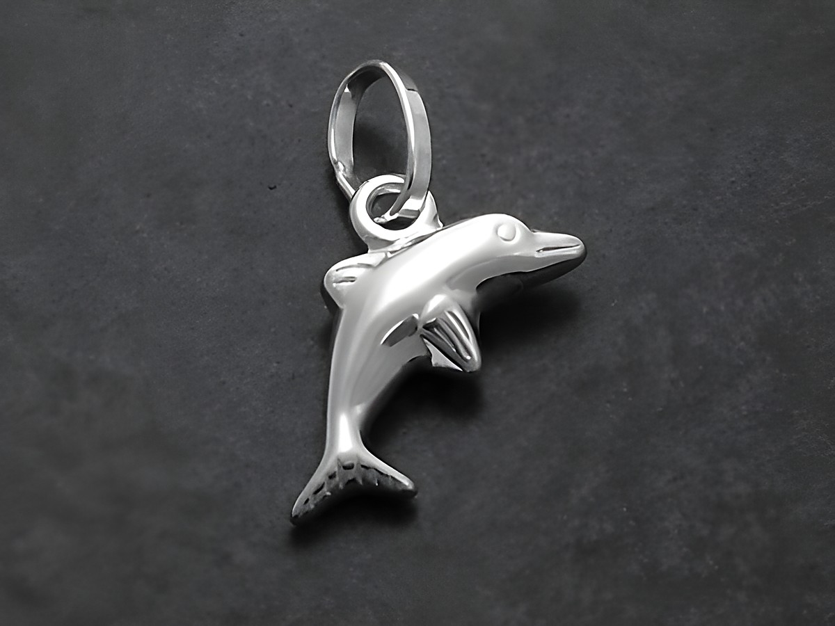 Delfin Anhänger aus Sterling Silber, tierisch und ansprechend gestaltet, Hersteller Juwelier Harnisch, ideal für Kinder als modisches Accessoire.