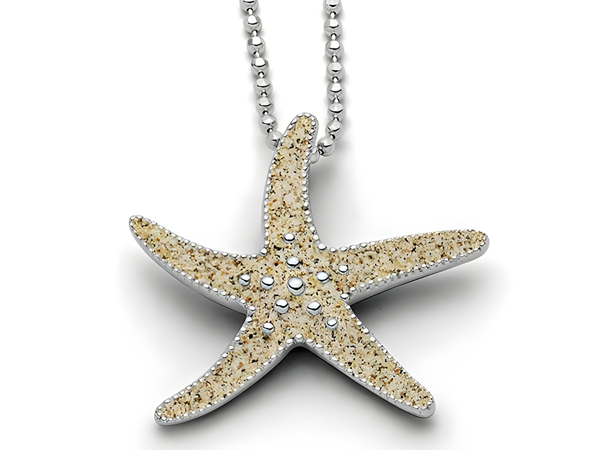 DUR Anhänger Sandseestern P2826 aus Sterling Silber mit sandfarbenem Design und funkelnden Akzenten, an einer zarten Kette. Ideal für einen maritimen Look.