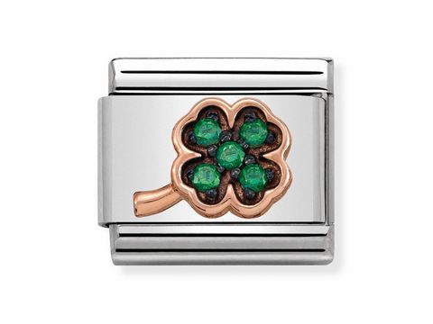 Das Bild zeigt ein charmantes Composable Classic Element von Nomination mit einem grünen Kleeblatt-Motiv und funkelnden Steinen in einem roségoldenen Rahmen.