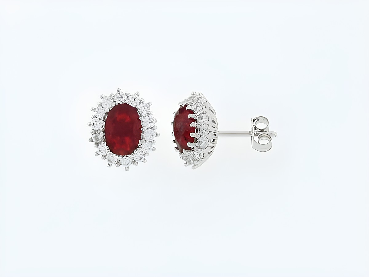 Silber Ohrringe oval mit Zirkonia rot, ein echter Blickfang. Hergestellt von Juwelier Harnisch, Stecker-Design, ideal für besondere Anlässe.