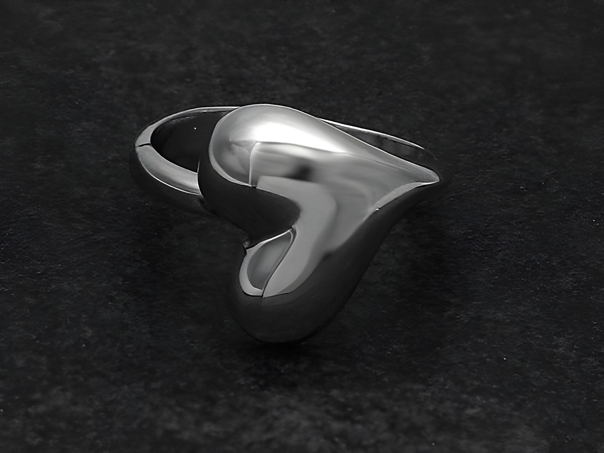 Silberring in Herzform, plastisch poliert, größenverstellbar, ohne Stein, rhodiniert, Hersteller Juwelier Harnisch, elegant und zeitlos im Design.