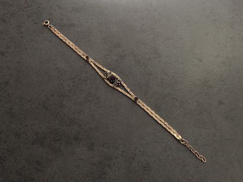 Prunkvolles Strass Armband in weiß, Größenverstellbar von 18,5 bis 21 cm, silberfarben, hergestellt von Juwelier Harnisch, ideal für elegante Anlässe.