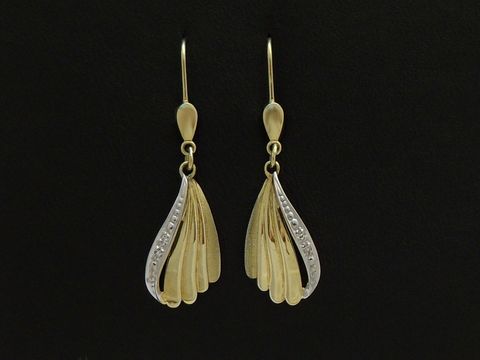42840-0 Gold Ohrhänger bicolor in Fächerform mit Diamanten W/Si, hergestellt von Juwelier Harnisch, elegante Ohrhänger mit Steinverzierung.