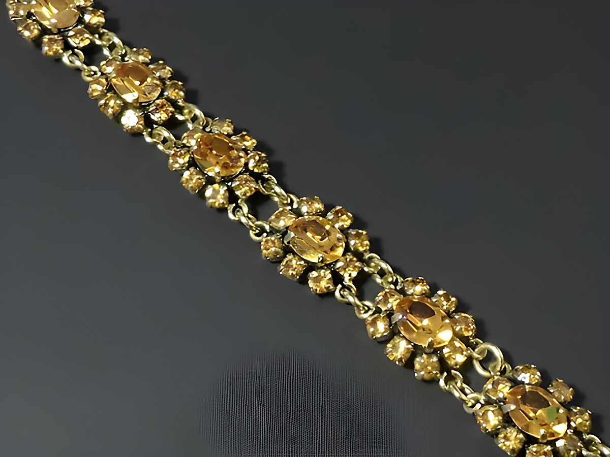 Strass Armband weiblich orange 18,5-21 cm goldfarben von Juwelier Harnisch, dekorativ mit funkelnden Strasssteinen in eleganter Anordnung, ideal für besondere Anlässe.