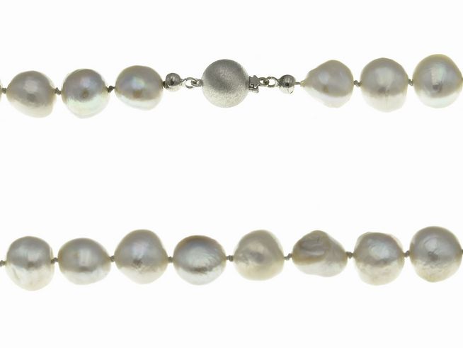 Perlenkette 46 cm in grau mit Bouton Süßwasser Zuchtperlen, Hersteller Juwelier Harnisch, elegant und vielseitig für jeden Anlass.