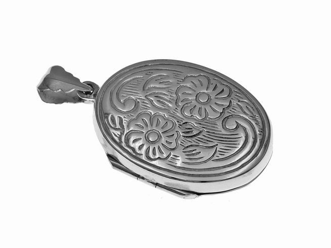 Medaillon aus Sterling Silber mit nostalgischem Design, ovaler Form und zwei kunstvoll gravierten Blüten. Hergestellt von Juwelier Harnisch. Ideal für besondere Erinnerungen.