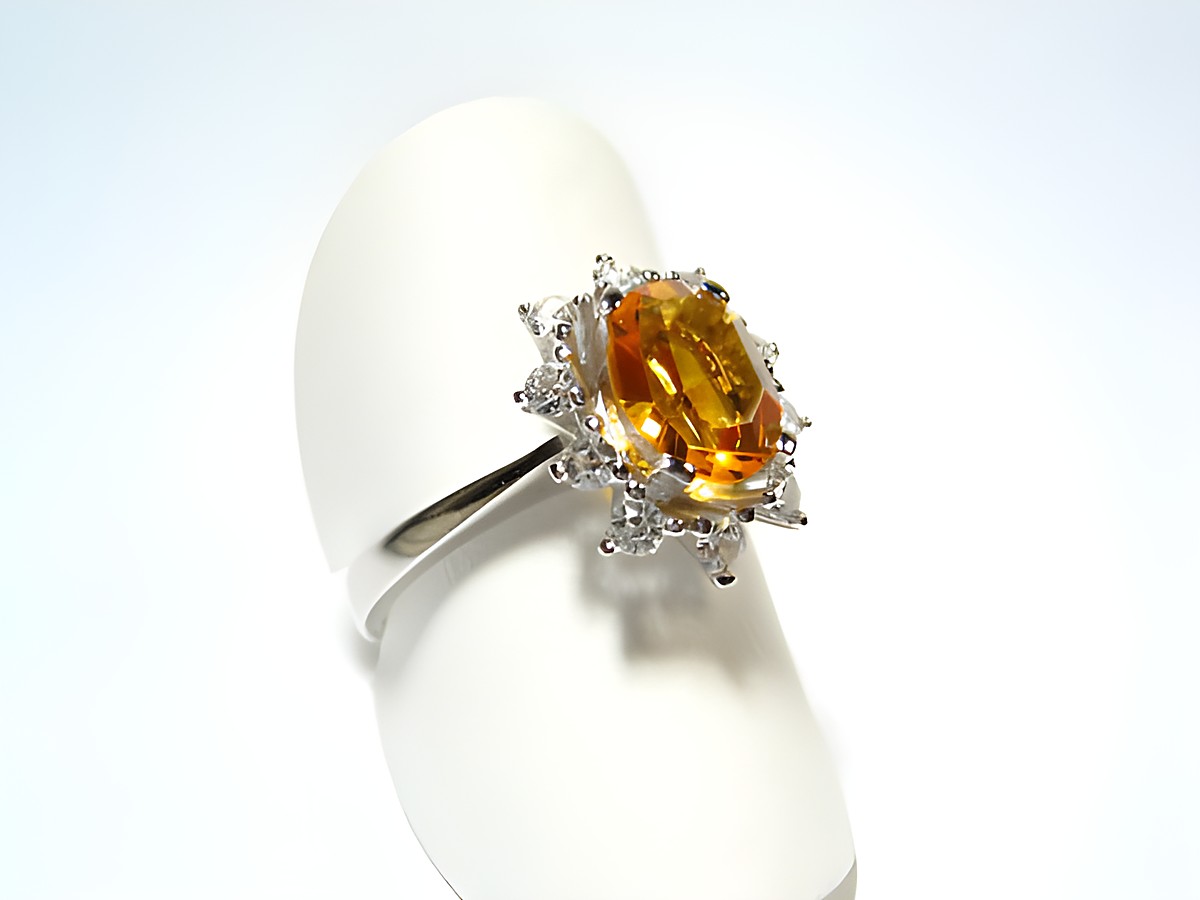 Silber Ring rhodiniert mit ovalem Stein in gelb und weiß gefasst, Hersteller Juwelier Harnisch, Ringe verstellbar.