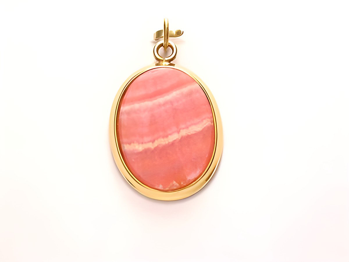 Großer Rhodochrosit Anhänger mit Gold Auflage Doublé von Juwelier Harnisch in ovaler Form, der zauberhafte pinke Farbverlauf und die edle Fassung verleihen einen eleganten Look.