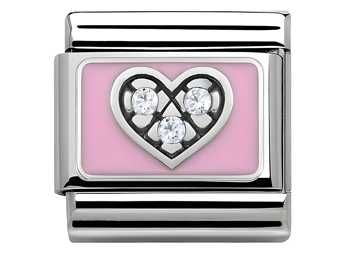 Edelstahlarmbandglied von Nomination mit einem rosa Emaille-Herz, verziert mit drei glänzenden Zirkonen, eingefasst in silbernem Metallrahmen. Ideal für modische Akzente.