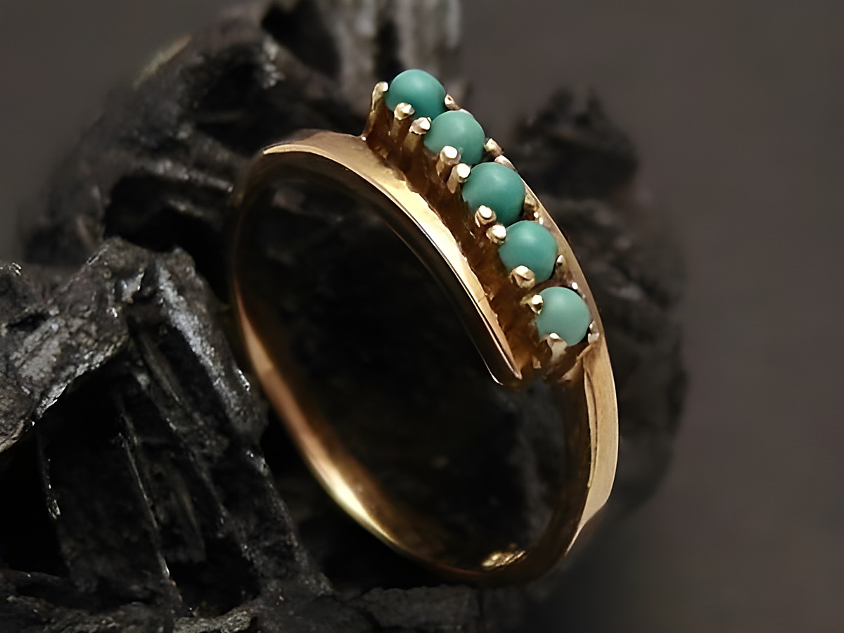 Goldring in Gold 333 mit fünf türkisfarbenen Steinen, Größe 54, Hersteller Juwelier Harnisch, bis Größe 54/17,5, elegantes design.
