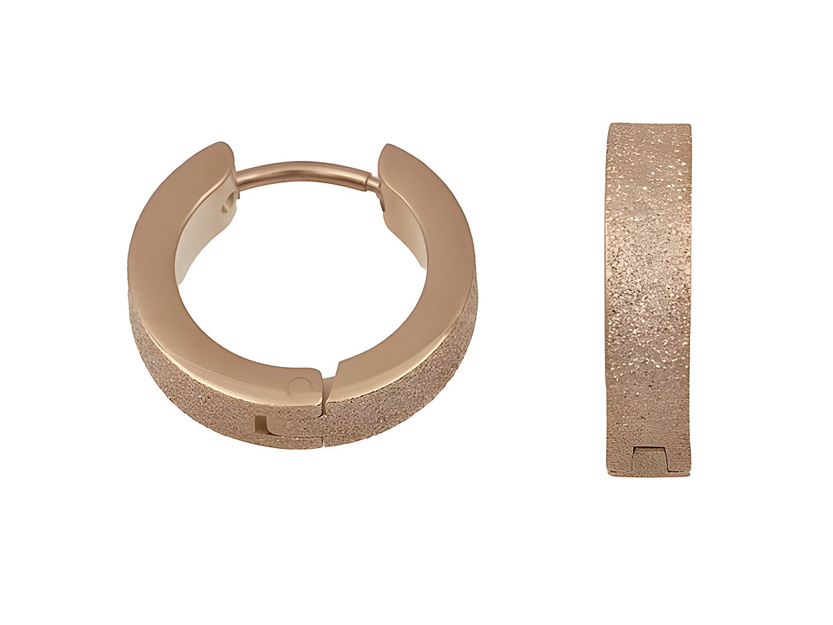 Edelstahl Creolen 1,6 cm mit PVD-Beschichtung in Roségold eismattiert, elegant und modern, ideal für jeden Anlass, hergestellt von Juwelier Harnisch.
