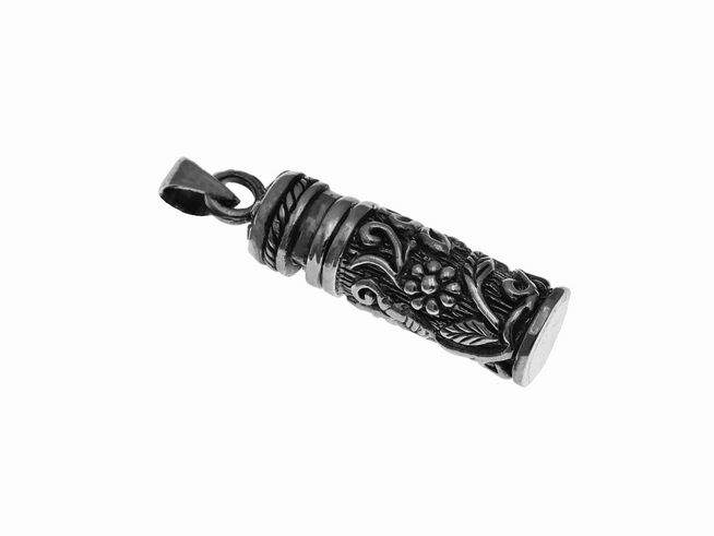 Zylinderförmiges Medaillon aus Sterling Silber mit floralen Mustern, hergestellt von Juwelier Harnisch in Sonderformen. Elegantes und detailliertes Design für individuellen Schmuck.