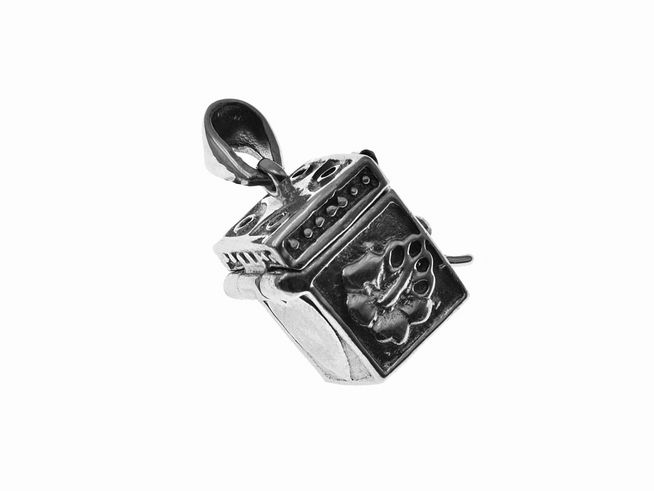 Truhe aus Sterling Silber mit einem filigranen Medaillon in Herzform und blumigem Design, gefertigt vom Juwelier Harnisch in Sonderformen.