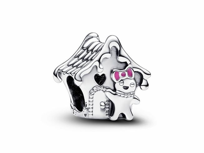 792823000-0 Lebkuchenhaus Charm aus Sterling Silber mit bunten Emaille-Applikationen, zeigt ein liebevolles Design mit einem kleinen Lebkuchenmann, ideal für Schmuckliebhaber.