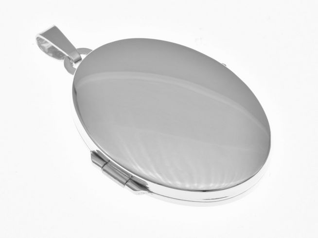 Medaillon in ovaler Form aus 585 Weißgold, schlicht und elegant. Hersteller: Juwelier Harnisch. Ideal als personalisiertes Schmuckstück oder Geschenk.