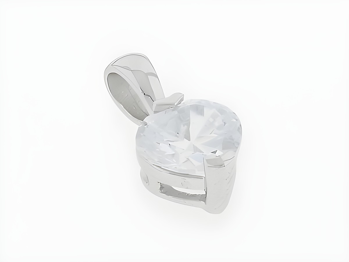 Silber Anhänger in Herzform aus Silber, wundervoll verziert mit klarem Zirkonia, Hersteller: Juwelier Harnisch, Perlen & Steine. Ideal als Schmuckstück für besondere Anlässe.