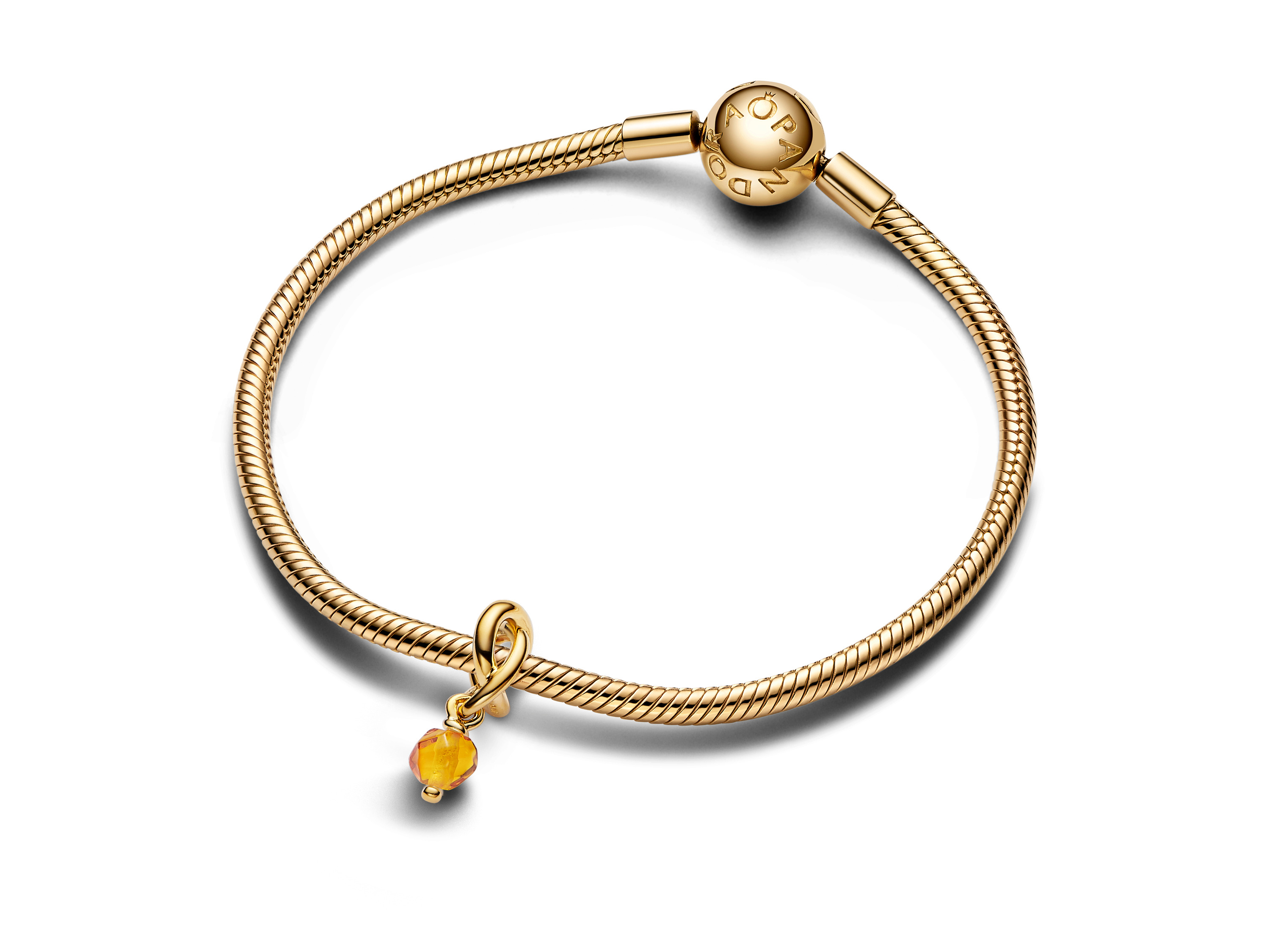 Armband von Pandora in Gelbgold vergoldet mit einem Kristall in Orange, ideal für den Monat November. Elegant und zeitlos, perfekt für jeden Anlass.