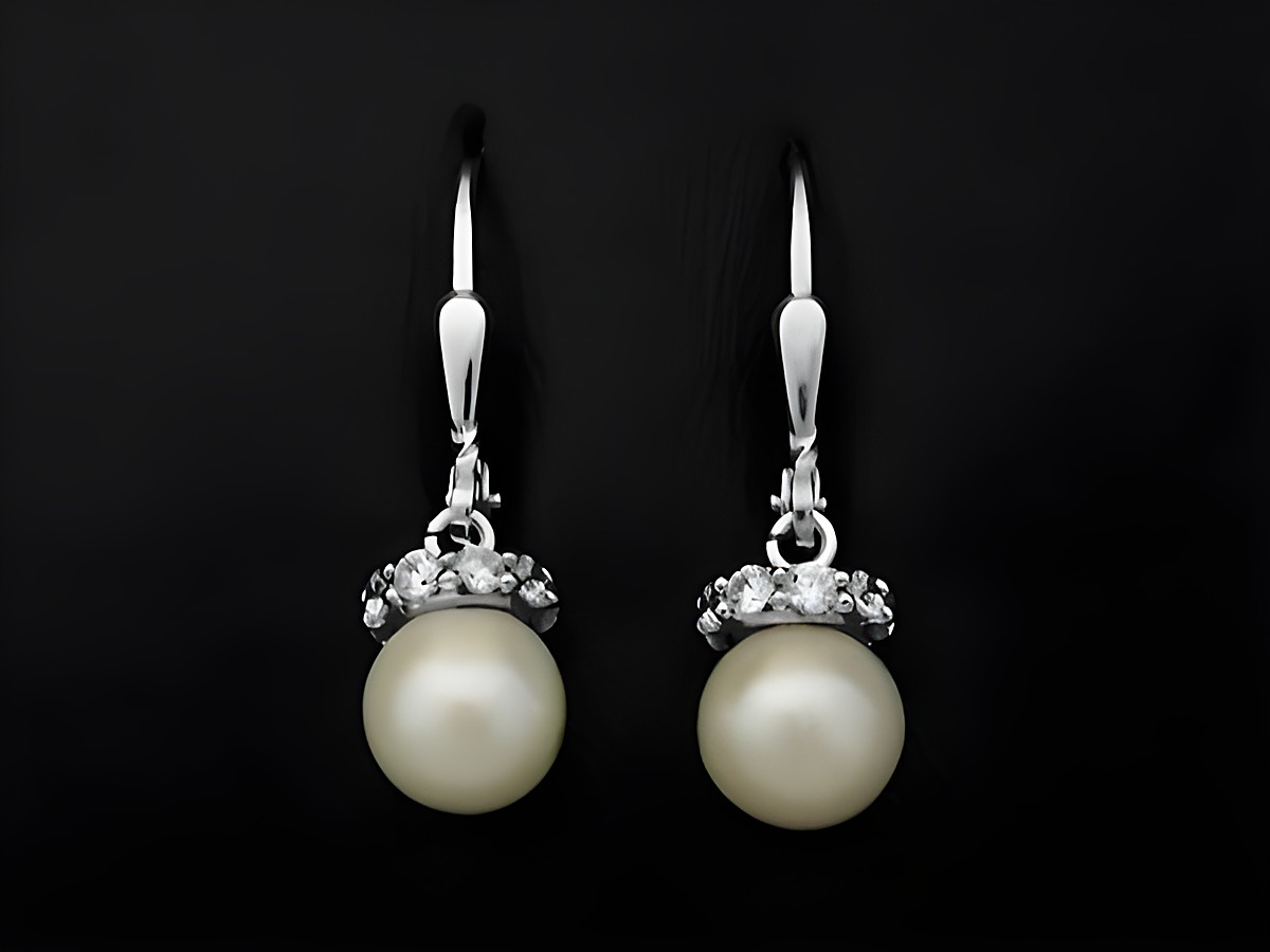 Silber Ohrringe Perlentraum Ohrhänger rhodiniert mit Zirkonia und Süßwasser Zuchtperle von Juwelier Harnisch elegant und zeitlos für jeden Anlass.