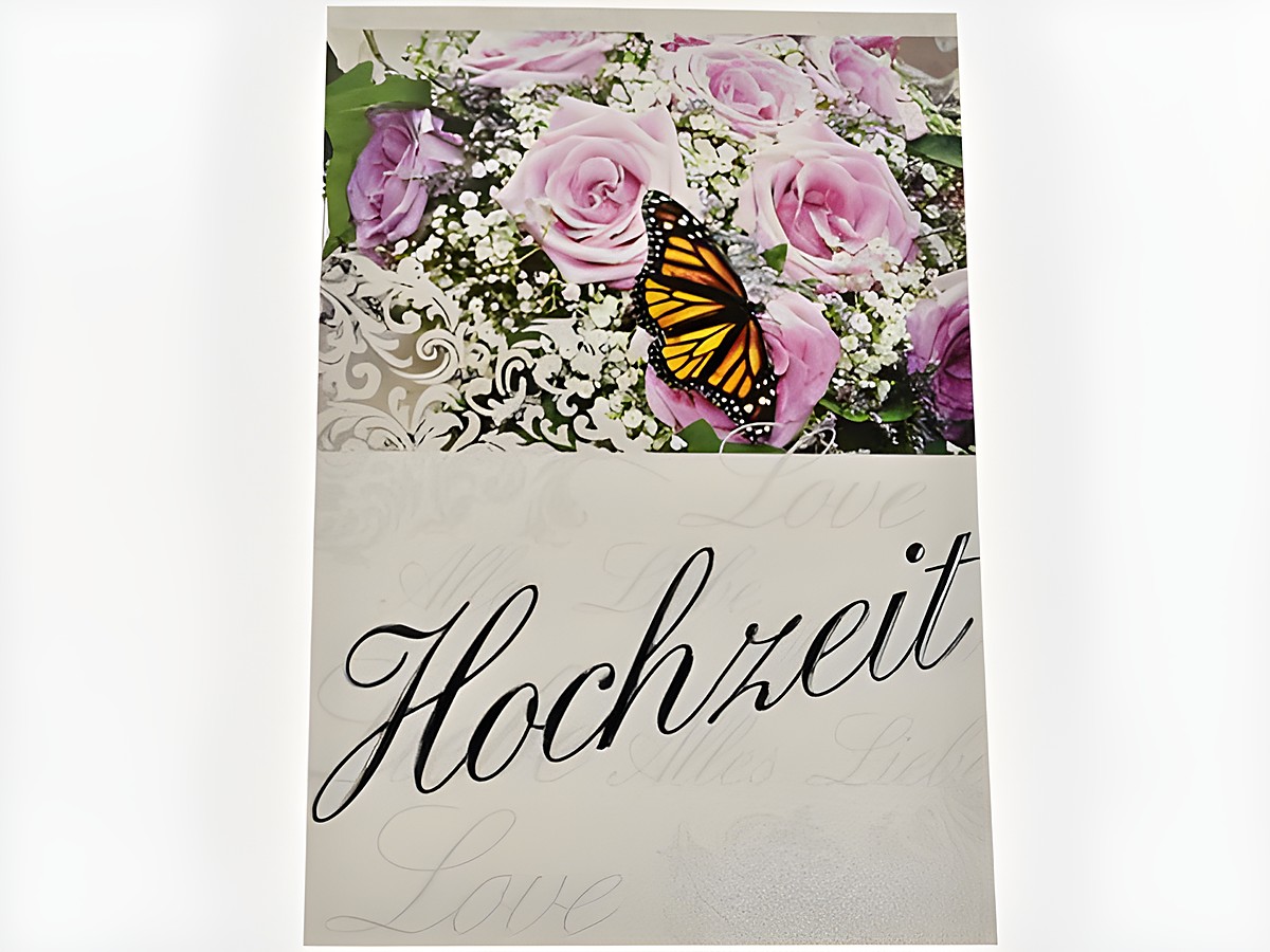 Hochzeitskarte mit rosa Rosen und einem Schmetterling, im unteren Teil der Karte steht in eleganter Schrift das Wort Hochzeit. Hersteller: Juwelier Harnisch, Hochzeitskarten.