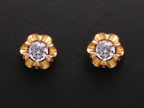 Ohrringe Zirkonia Gold Ohrstecker von Juwelier Harnisch, elegant gestaltet mit funkelnden Zirkonia-Steinen, ideal für festliche Anlässe und tägliches Tragen.