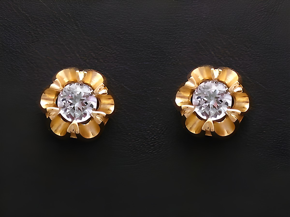 Ohrringe Zirkonia Gold Ohrstecker von Juwelier Harnisch, elegant gestaltet mit funkelnden Zirkonia-Steinen, ideal für festliche Anlässe und tägliches Tragen.