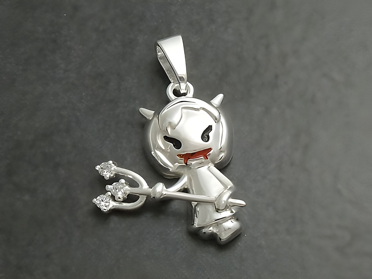 Teufelchen Anhänger aus 925 Sterling Silber mit Zirkonia, dargestellt mit einem kleinen Teufel, der einen Dreizack hält, in einem verspielten und charmanten Design, perfekt als Schmuckstück.
