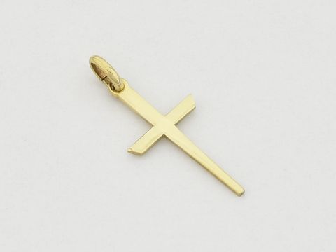 Ein klassischer Anhänger in Form eines Kreuzes aus 333 Gold, gefertigt vom Juwelier Harnisch, ideal für religiöse Anlässe und als Schmuckstück.