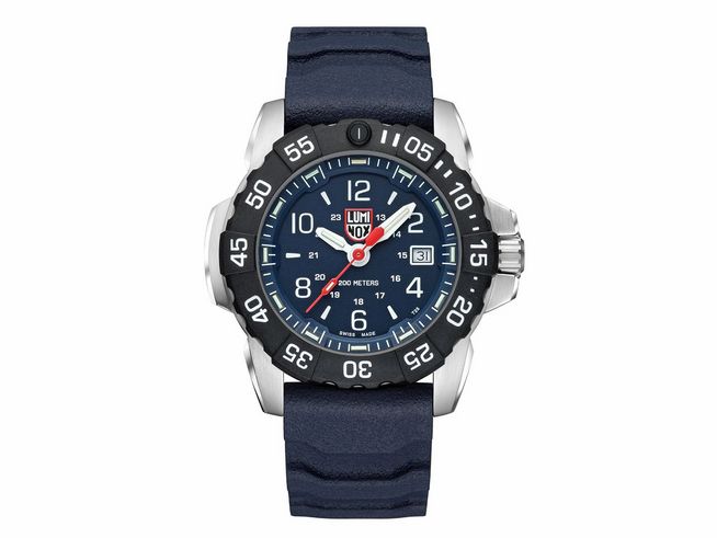 Luminox Uhr NAVY SEAL STEEL 3250 SERIES XS.3253.CB mit 45 mm Gehäuse, blauem Ziffernblatt, schwarzem Lünette, rot-weißen Zeigern und blauem Silikonarmband. Ideal für sportliche Aktivitäten.