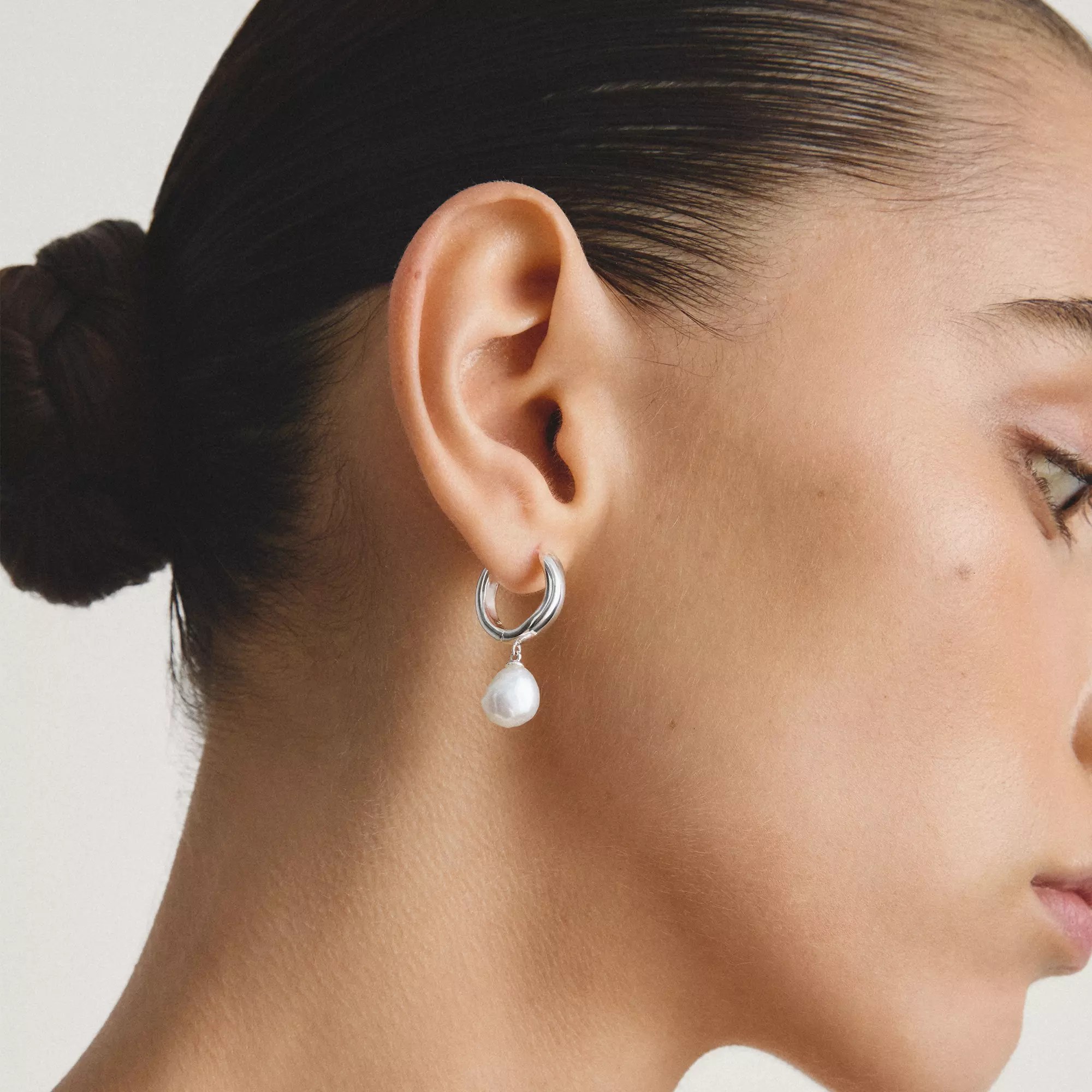 Thomas Sabo Bold Elegance - Creolen - Sterling Silber recy. & Süßwasserperle – Ansicht 3