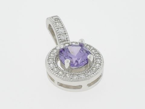 Silber Anhänger in rundem Design, hinreißend mit violettem Zirkonia besetzt, umgeben von kleinen Zirkonia, Hersteller: Juwelier Harnisch.