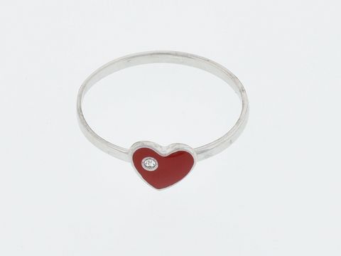 Silberner Ring rhodiniert in Größe 42 mit einem roten Lack-Herz und einem kleinen Glasstein, geeignet für Kinder, Hersteller Juwelier Harnisch.