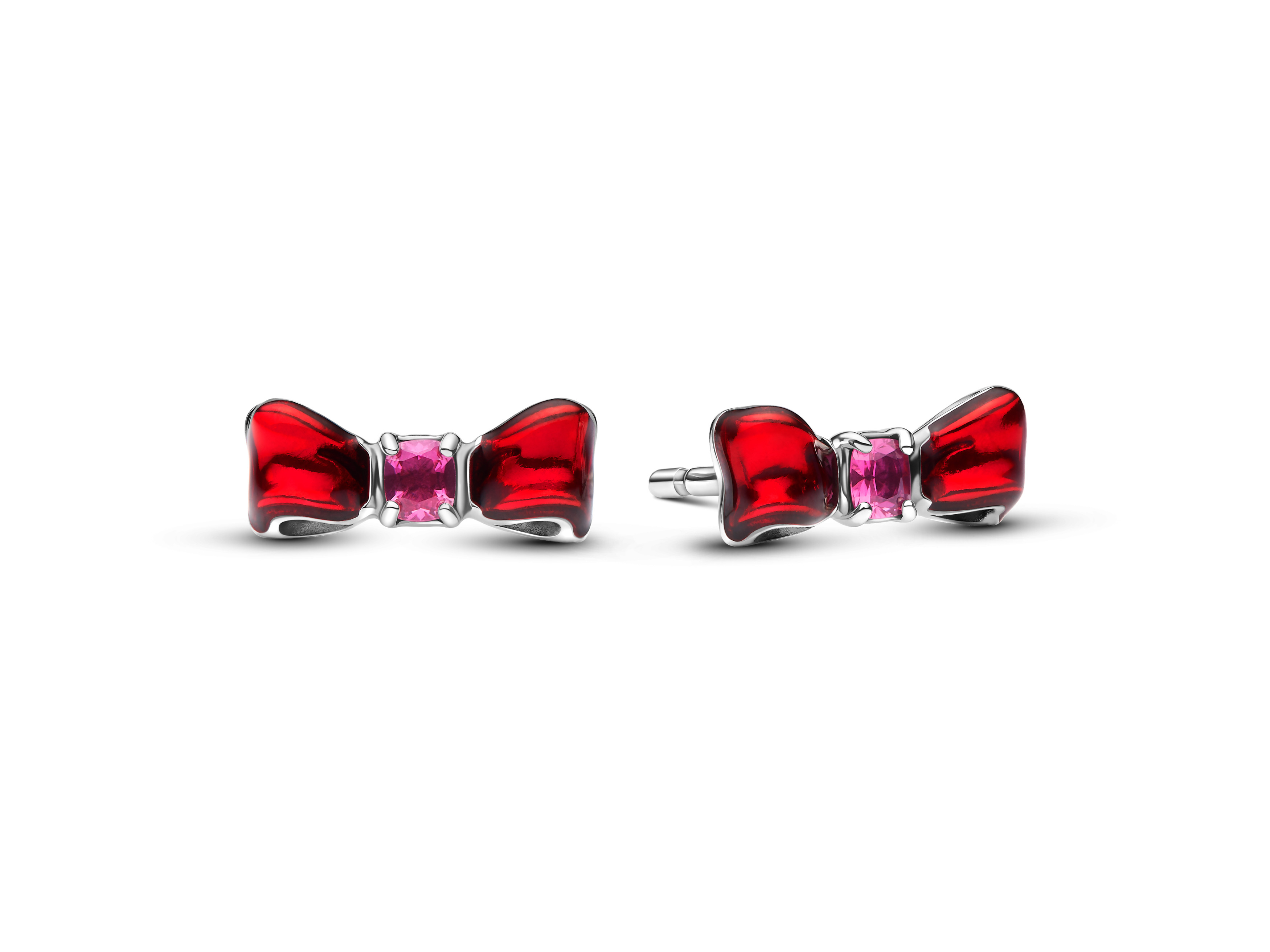 Pandora 293779C01 Ohrringe - Disney Schneewittchen Schleifen-Ohrstecker - Sterling Silber Emaille - synt. Kristall Rot Ohrringe in Form von roten Schleifen aus Sterling Silber mit Emaille und einem synthetischen roten Kristall in der Mitte, inspiriert von Disney Schneewittchen, von Pandora.