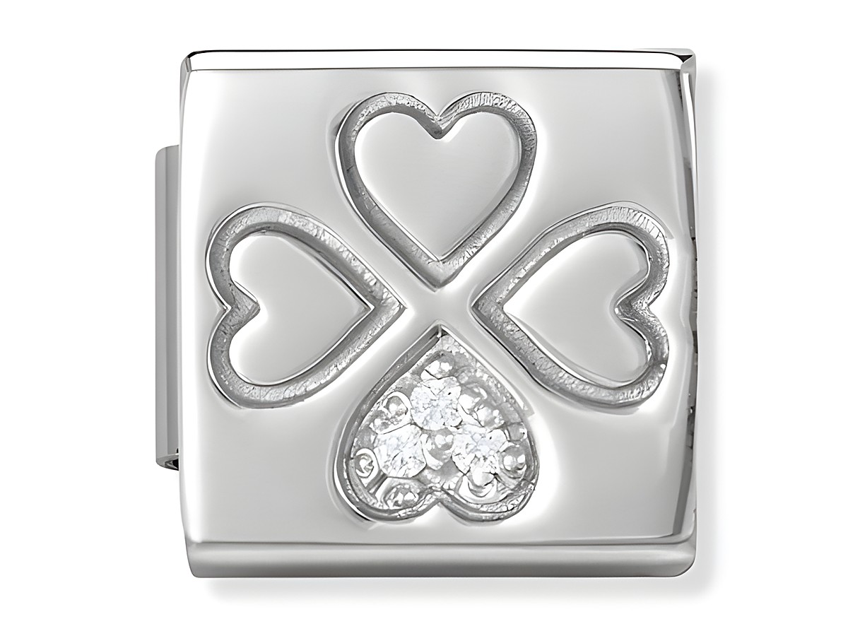 Ein elegantes Charm von Nomination aus der Royal Collection, das einen Glücksklee mit Herzen und weißen Zirkonia zeigt, gefertigt aus hochwertigem Edelstahl.