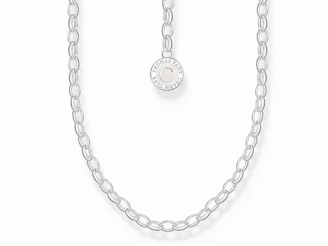 56973287-0 Kette von Thomas Sabo aus Silber mit großen Gliedern und einem runden Anhänger mit Logo, Charm Kette, 45 cm lang, geeignet für individuelle Gestaltung mit Charms.