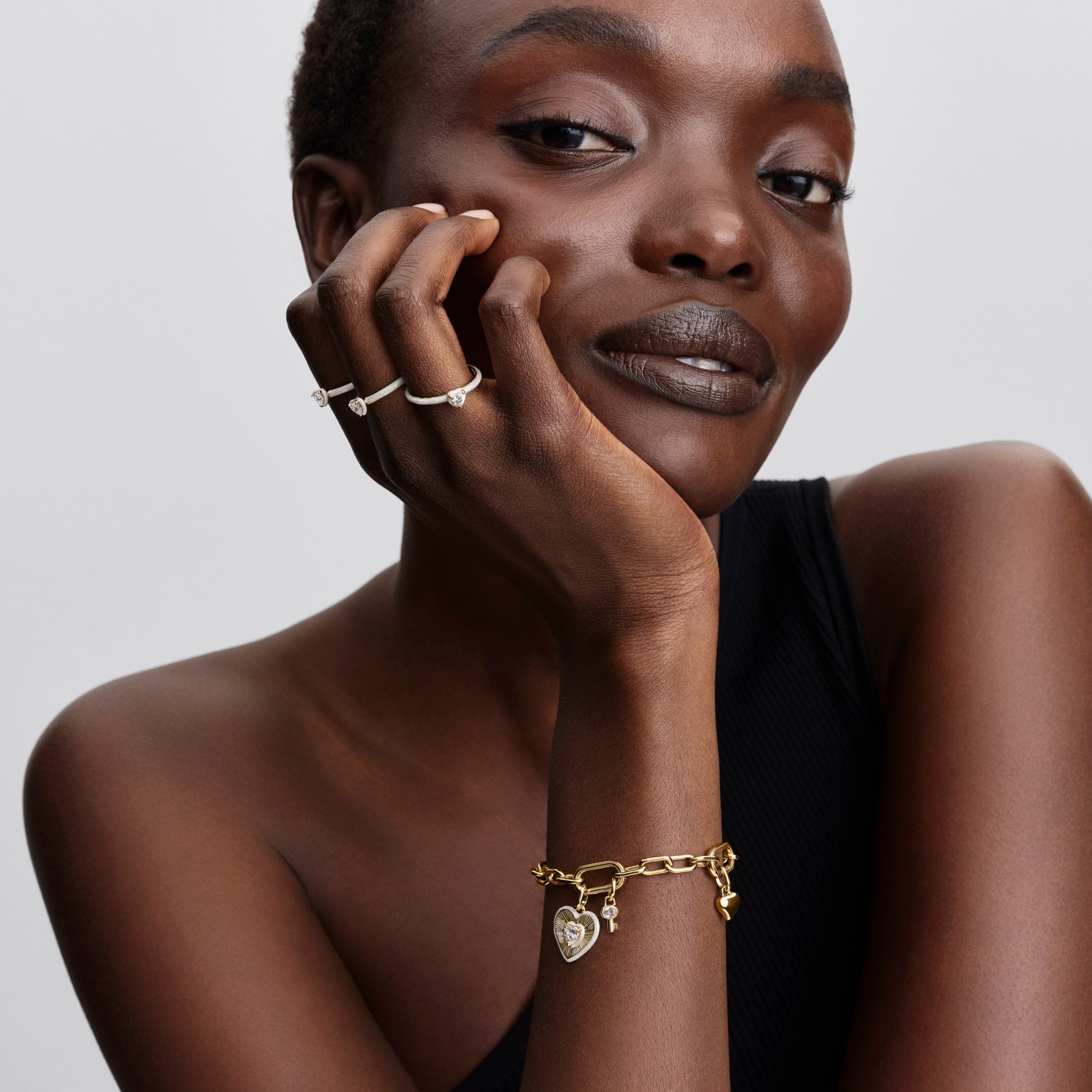 Pandora Me - weißes Chakra Herz Ring - Gelbgold Vergoldung - Emaille Zirkonia – Ansicht 5
