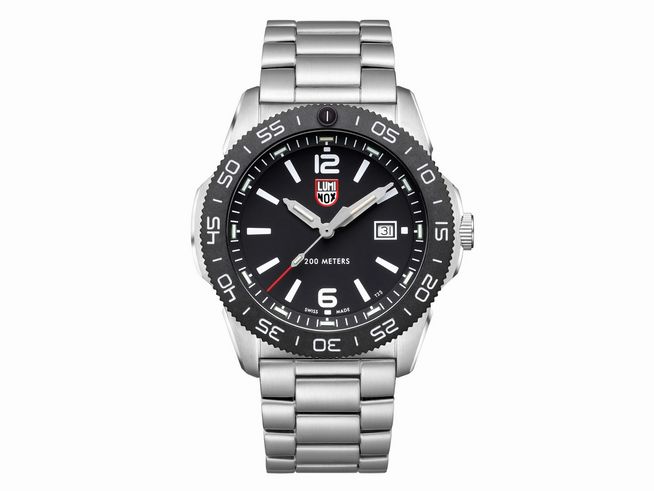 Luminox Sea XS.3122 Herren Armbanduhr mit schwarzem Zifferblatt, silbernem Edelstahlarmband, Datumsanzeige und drehbarer Lünette, wasserdicht bis 200 Meter, 44 mm Gehäusedurchmesser.