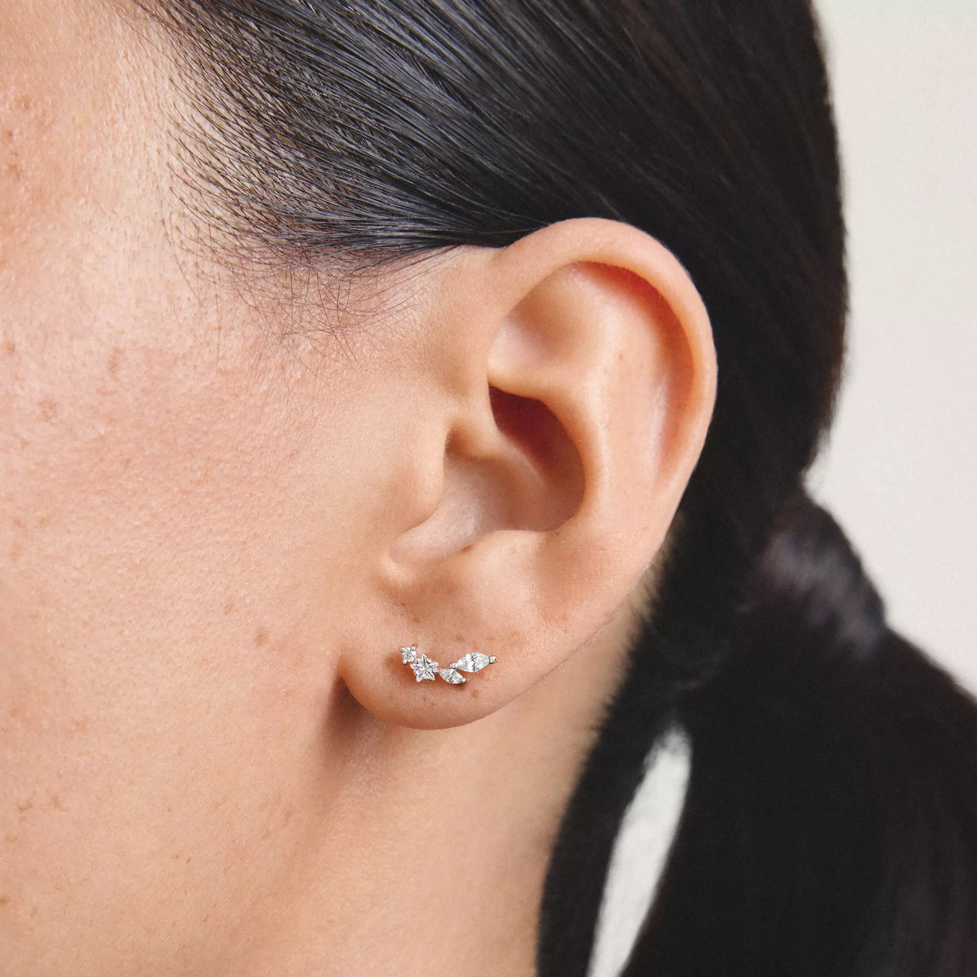 Thomas Sabo Ohrstecker mit weißem Zirkonia – Silber – 4 mm breit – Ansicht 5