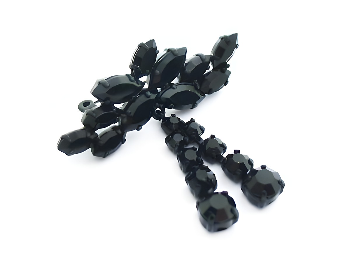 Schwarze Strass Brosche im sexy City Look, Hersteller: Juwelier Harnisch, elegante Brosche mit glitzernden schwarzen Elementen, ideal für stilvolle Akzente.