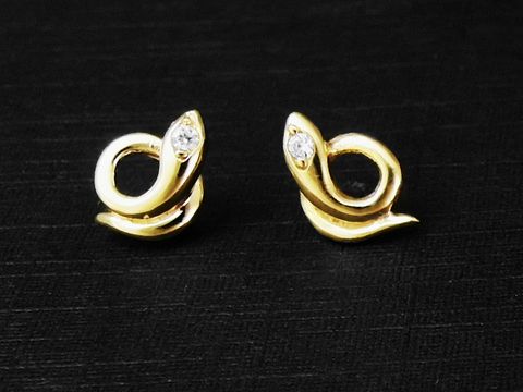 Gold Ohrringe in Schlangenform als Ohrstecker aus 333 Gold mit Zirkonia, Hersteller Juwelier Harnisch, elegant und stilvoll, ideal für besondere Anlässe.