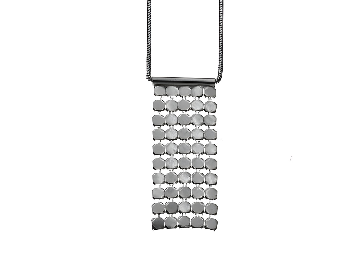 Kette mit Anhänger schön aus Sterling Silber, 44 cm lang, mit einem eleganten Mittelteil aus geometrischen Elementen, hergestellt von Juwelier Harnisch.