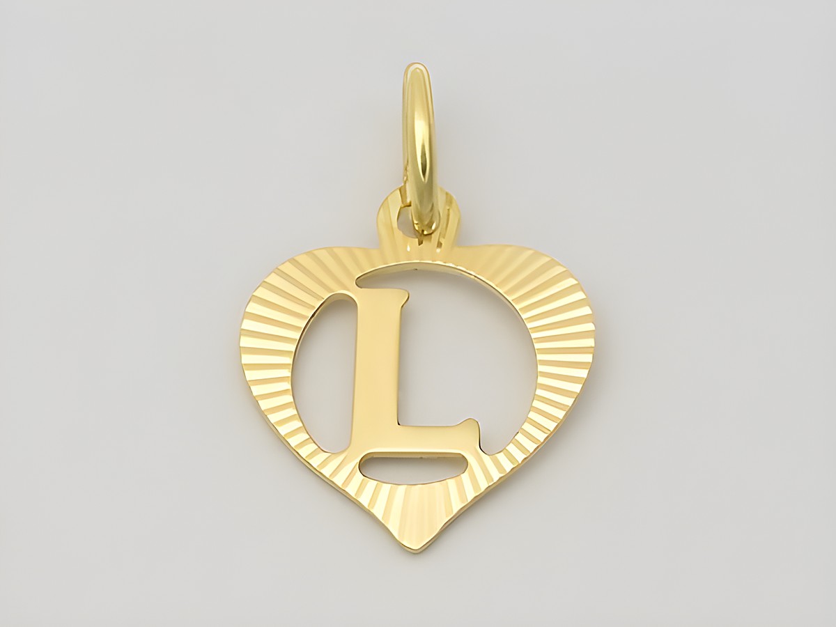Herz Buchstabe L Gold Anhänger 333 Gold diamantiert Hersteller Juwelier Harnisch Buchstabe L elegantes Schmuckstück ideal als Geschenk oder zum Selbsttragen.