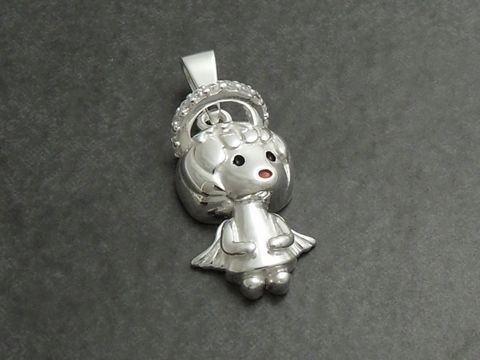 Ein Engelchen-Anhänger aus Sterling Silber 925 mit Zirkonia. Der Anhänger zeigt ein niedliches Engelchen mit Flügeln und einer Künstlichen Halos, perfekt für jeden Anlass.